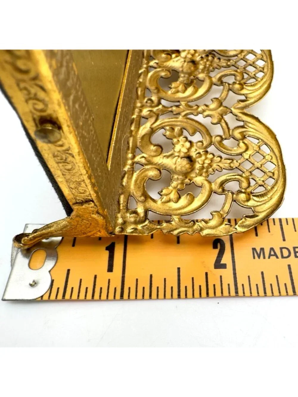 Vtg Gold Vanity Guest Towel Holder Ornate Rose Design Footed Base 9.5
